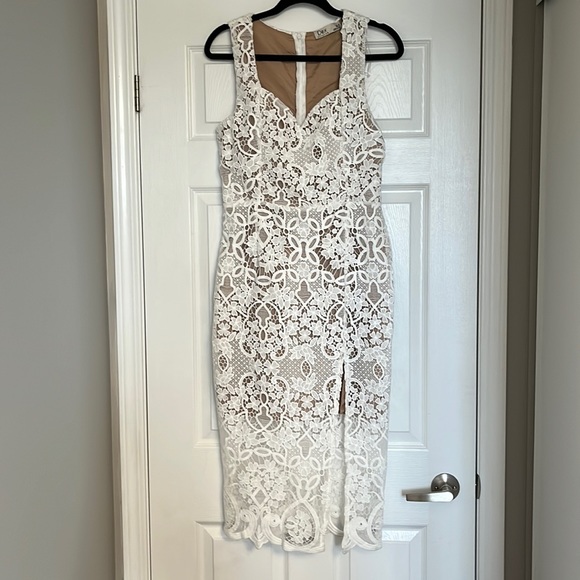 Dex Occasion white lace dress with tags. Size medium. - Picture 1 of 4